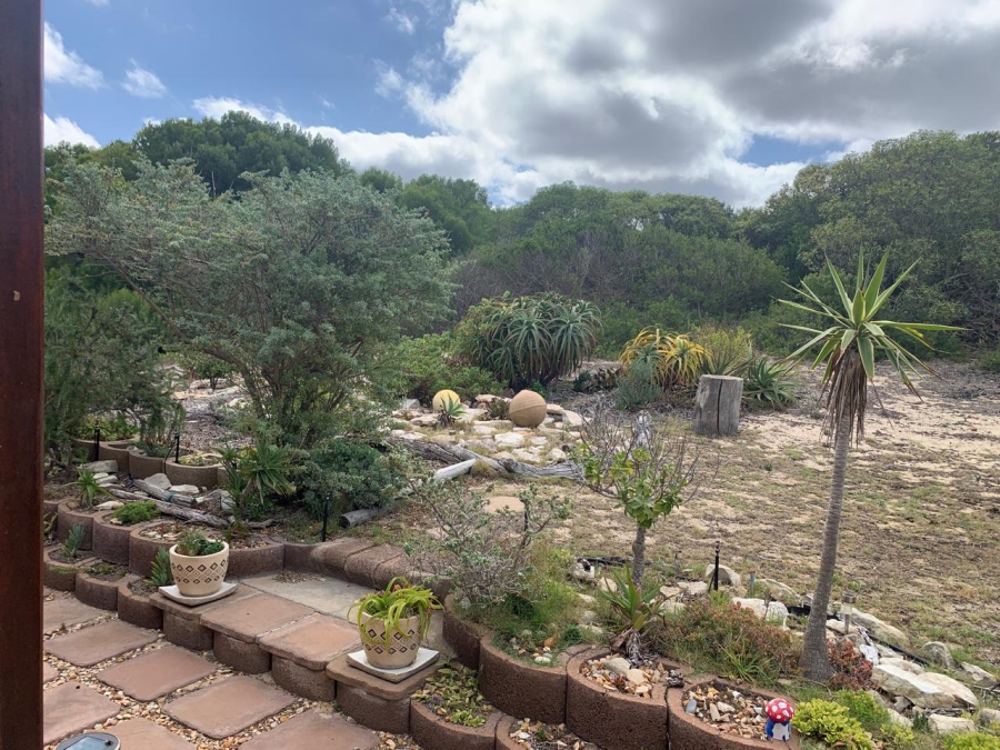 4 Bedroom Property for Sale in Stilbaai Oos Western Cape